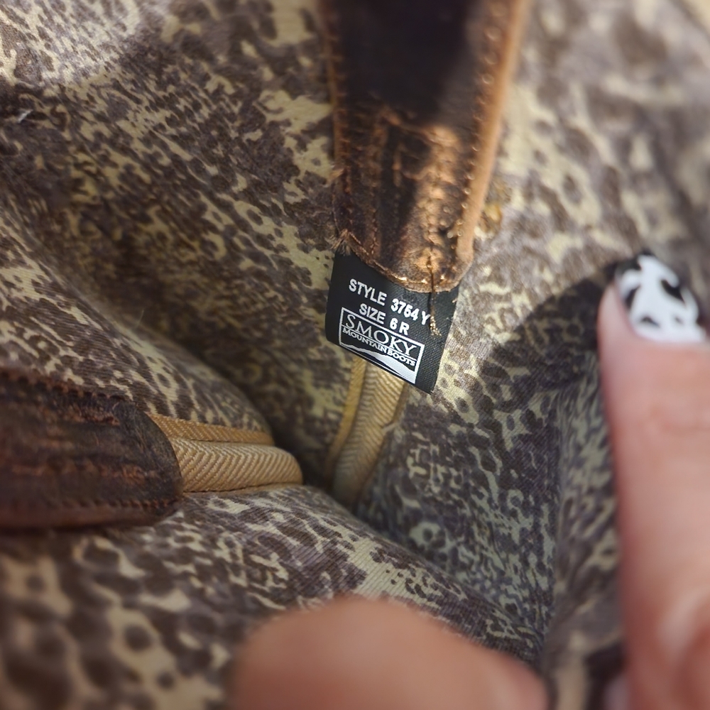 Boots - Picture 3 of 3